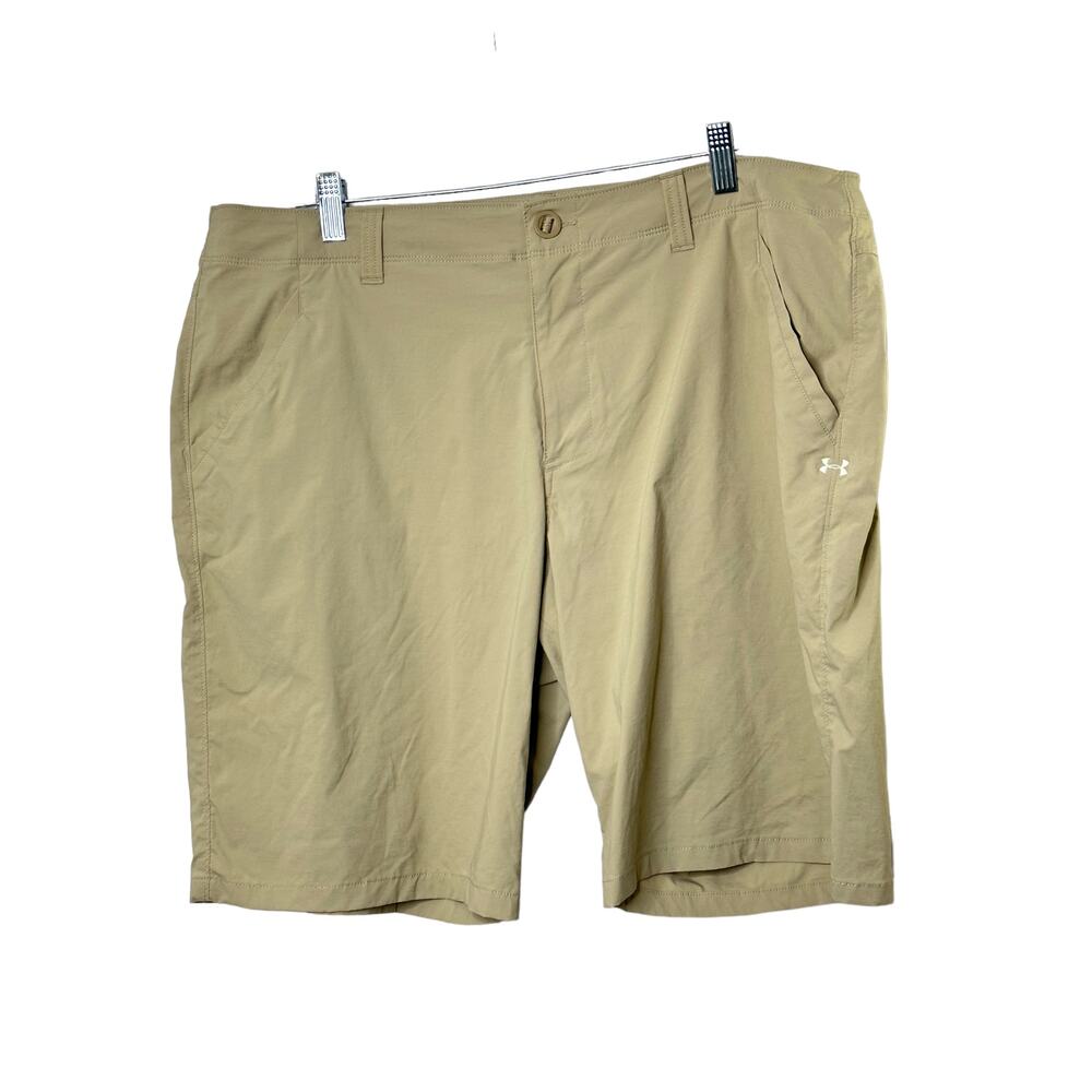 Under Armour Loose Fit HEATGEAR Tan Flat Front Shorts Men's Size 38
